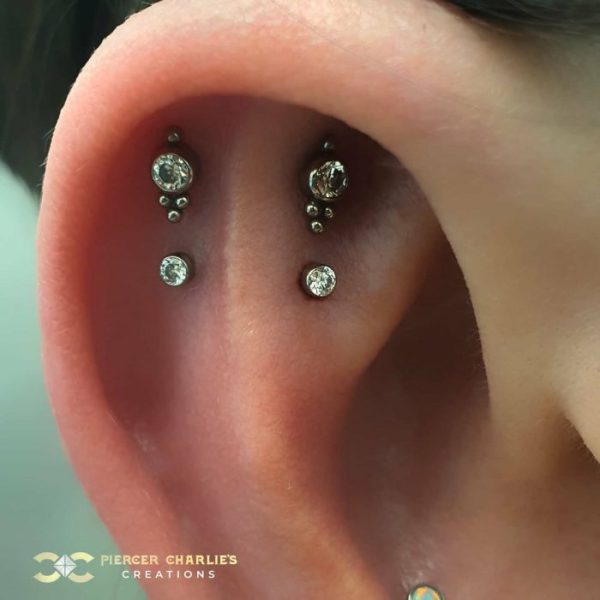 Mirror project for a Unique Ear Anatomy